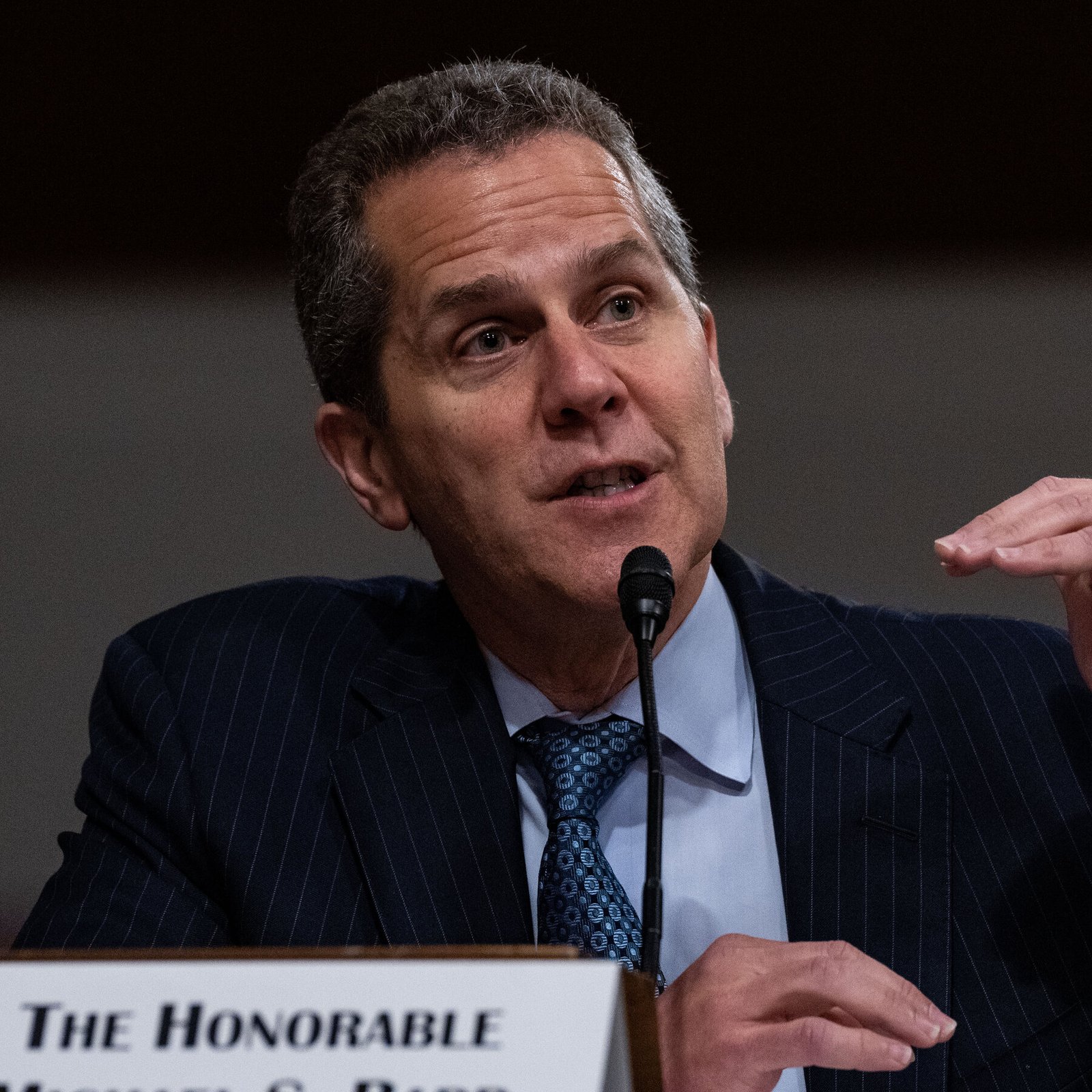 Fed Barr &amp; Jefferson: Waspadai Inflasi dari Konflik Iran