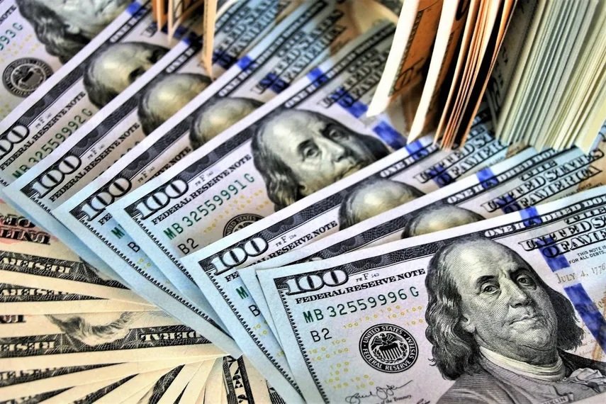 Dolar AS Melemah Saat Pasar Menanti Data Tenaga Kerja dan Sinyal Suku Bunga